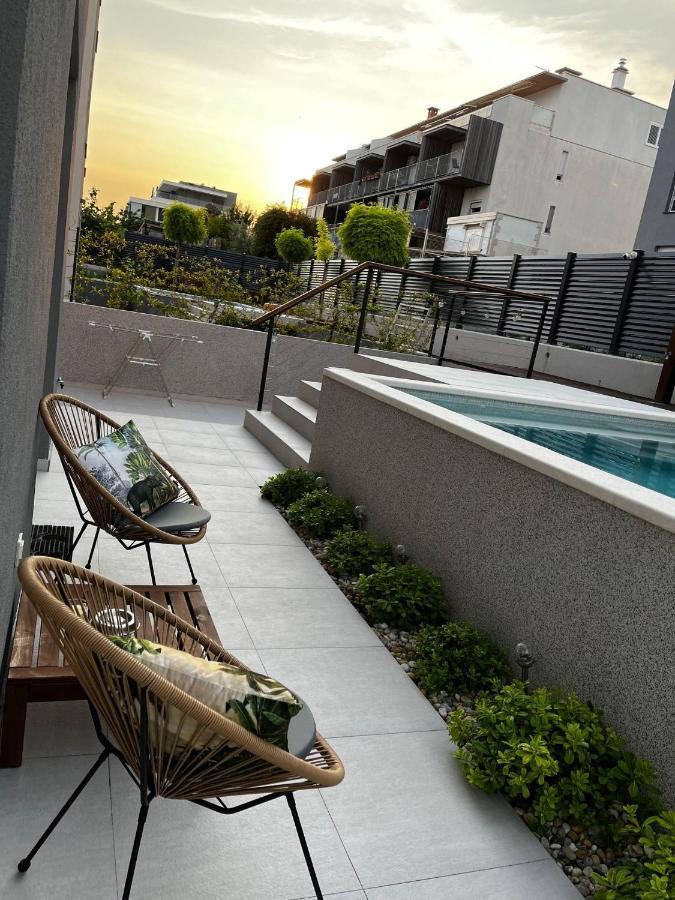 Cozy Seaside Apartment With Private Pool & Terrace Apartman Split